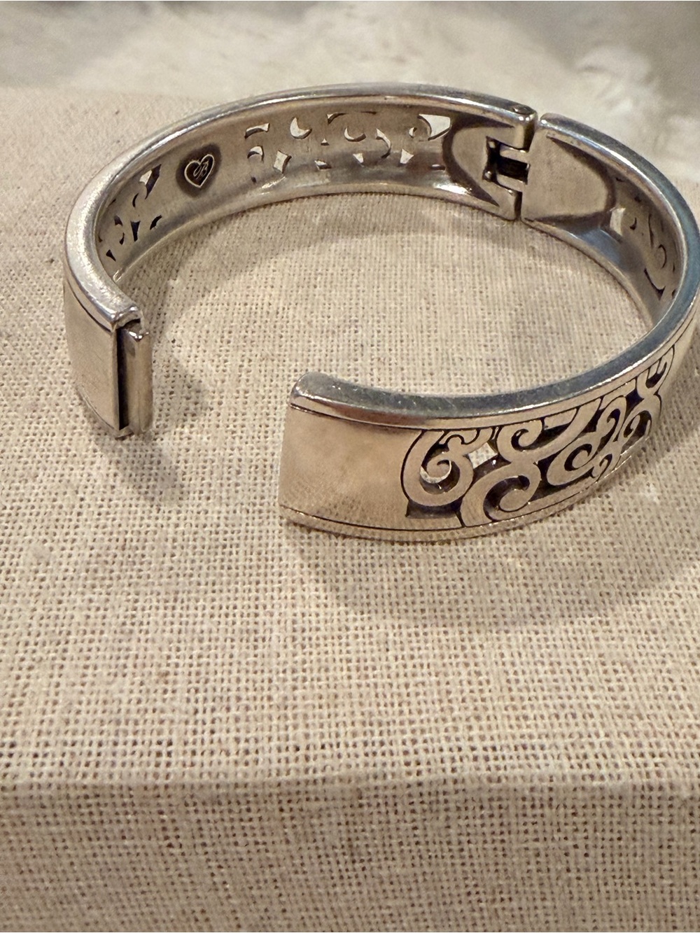 Silver-plated Brighton Mingle hinged bangle bracelet scrolled cut-out design - Picture 3 of 3